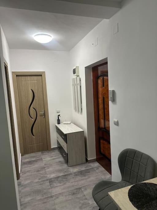 Apartament La Flo Хунедоара Экстерьер фото