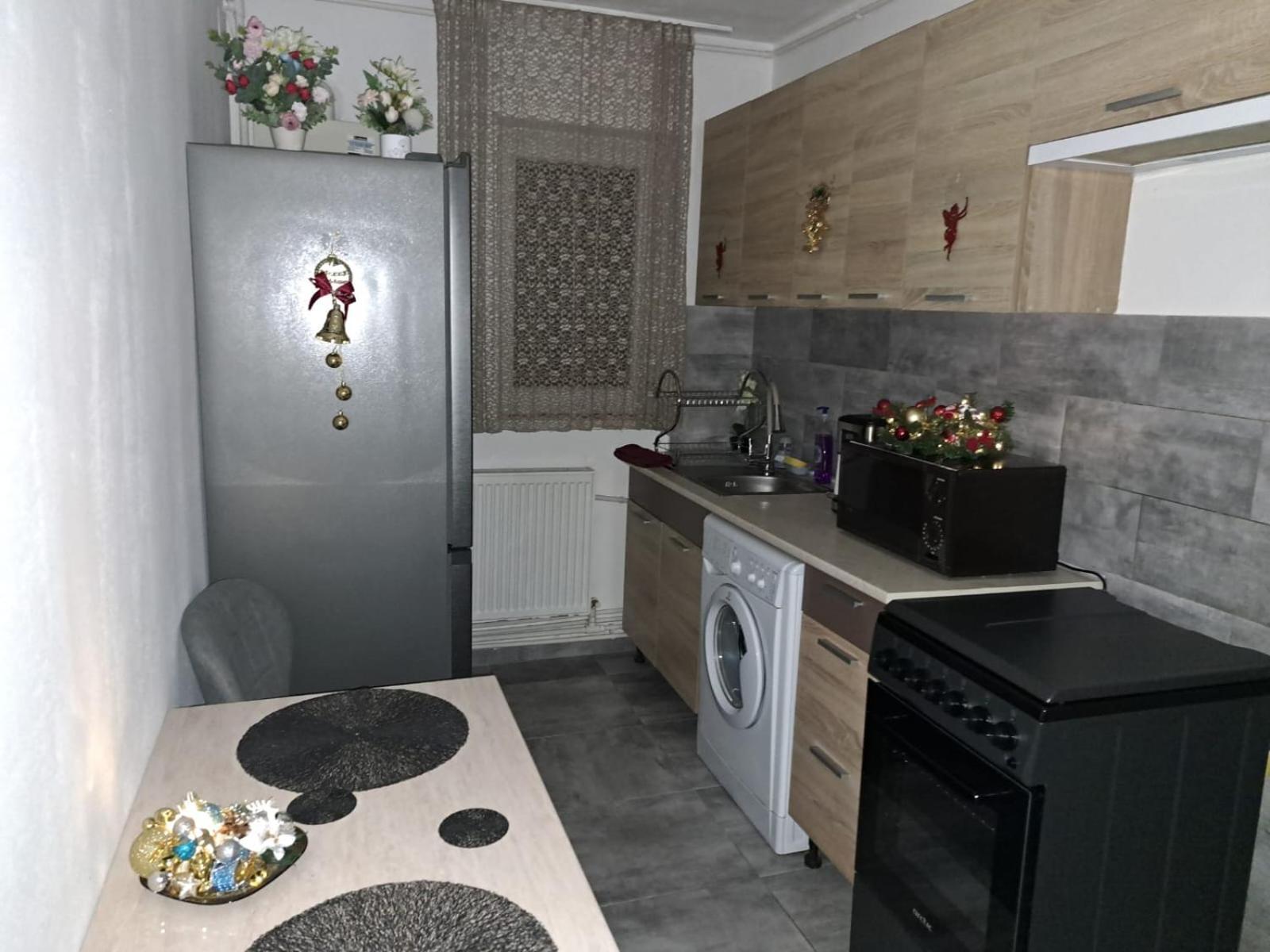 Apartament La Flo Хунедоара Экстерьер фото